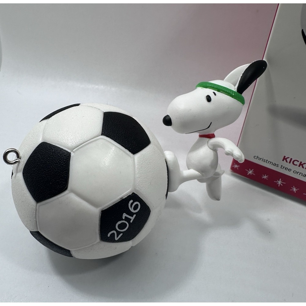 Hallmark Keepsake Peanuts Kickin' With Snoopy Soccer Ornament 2016 Boxed - Picture 2 of 10